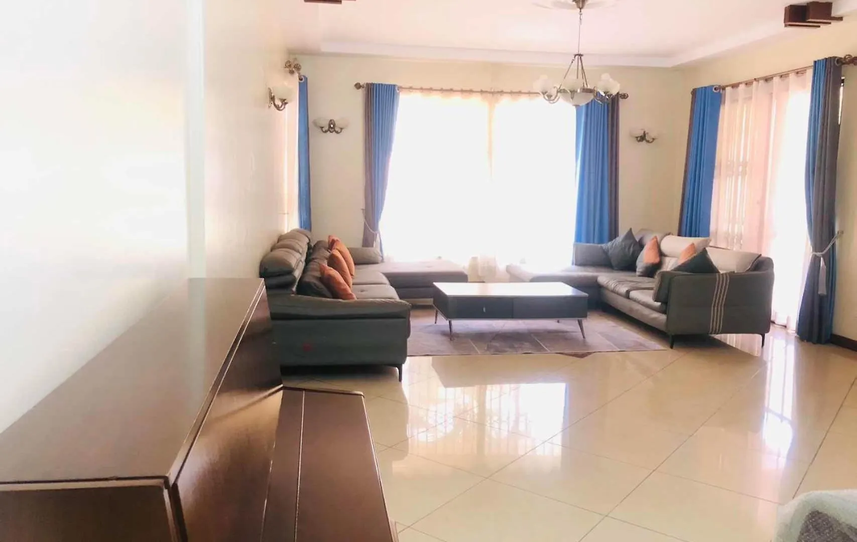 Ganghua Tourist Hotel Kampala