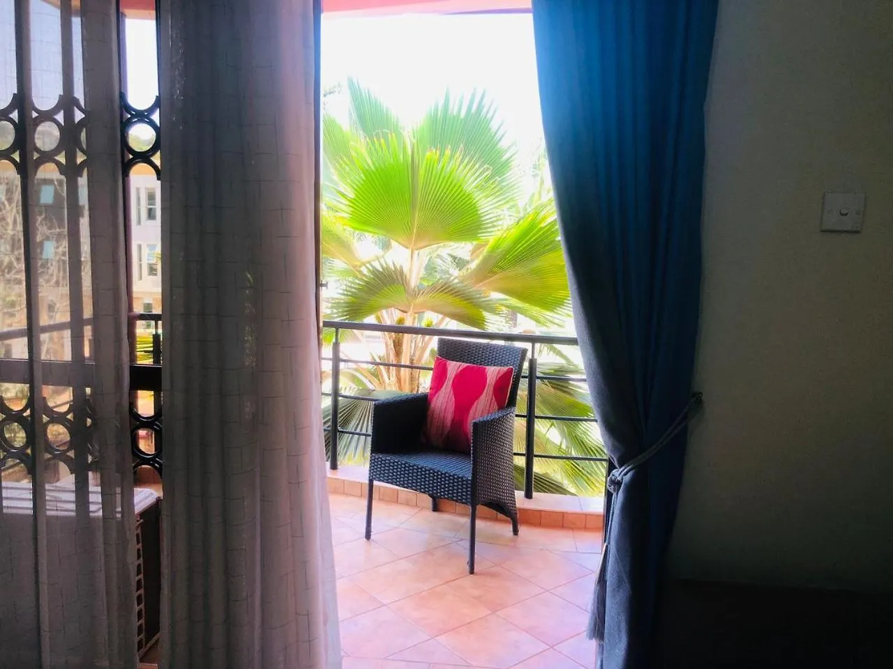 Ganghua Tourist Hotel Kampala 4*,
